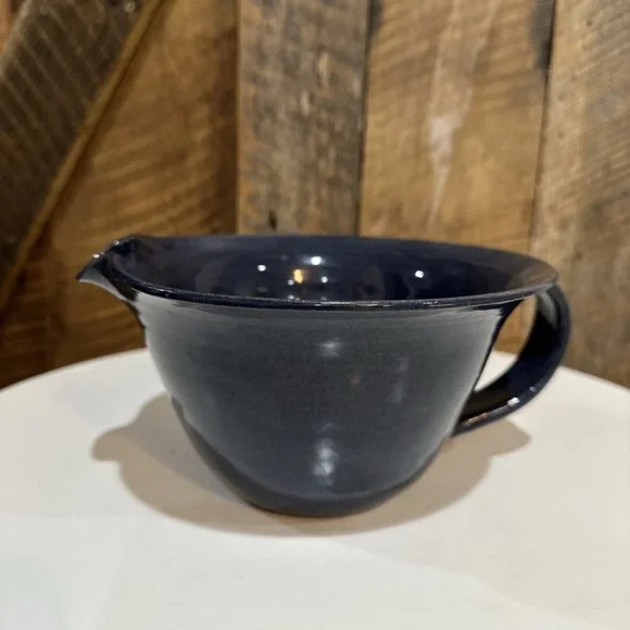 Vintage 2000 Sid Luck Pottery Blue Mixing Bowl Spout & Handle Signed Farmhouse - Picture 1 of 12